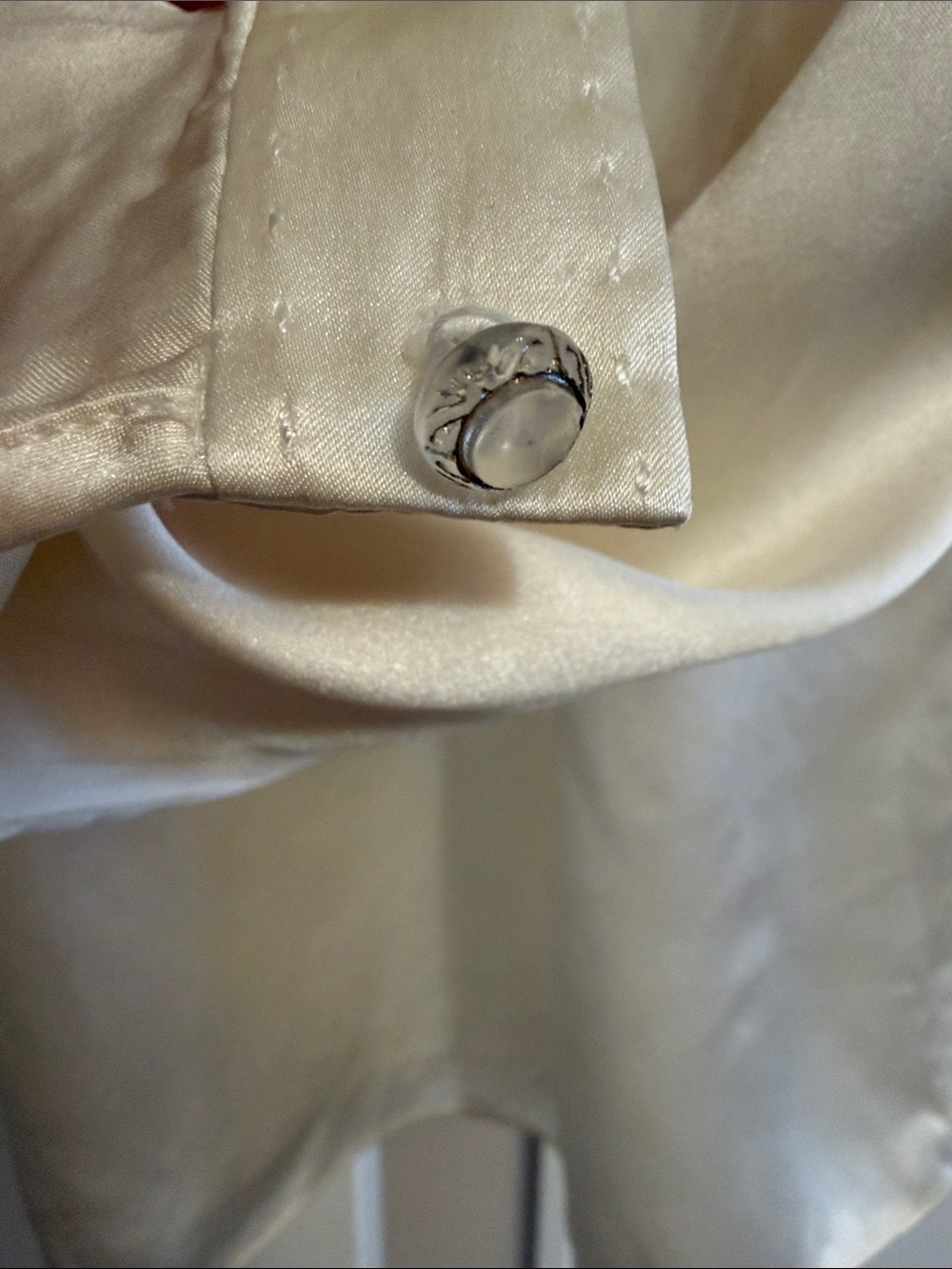 Tahari Cream Silk Blouse with V-Neck long sleeve women blouse Detail size S - Picture 5 of 7